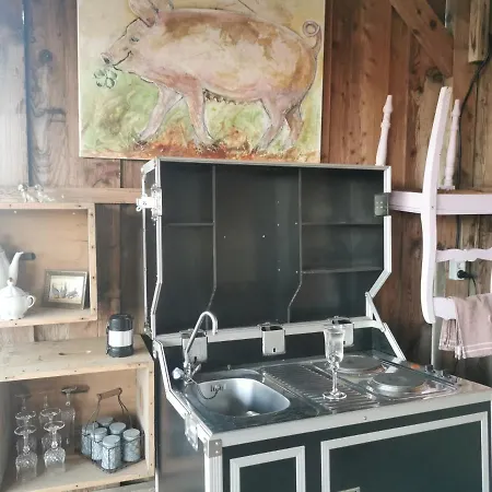 Lavendelmond Glamping Lyxtält